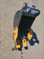 12" Mini Excavator Digging Bucket, 2 Bolt-On Teeth, Side Cutters, Fits 1-2 Ton Machines - 3