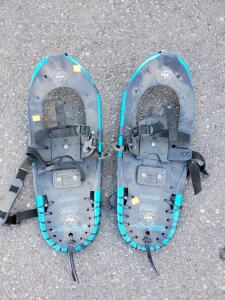 Yukon Charlie&rsquo;s Badger 21-inch Recreational Snowshoes, Aluminum Frame, Quick-Click Bindings