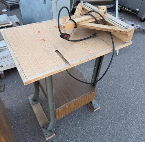 Makita 3600B Router Table with Custom Jig, 1,650W Motor, Sturdy Metal Base
