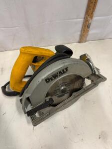 DeWalt DW368 7-1/4" Circular Saw, 15A, 5800 RPM, 0-56&deg; Bevel Capacity
