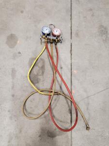 Yellow Jacket Test and Charging Manifold Gauge Set with 60" Hoses