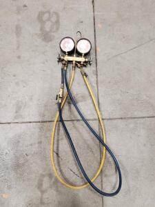 JB Industries 2-Valve Analog Manifold Gauge Set, Brass Body, R22/R134a Compatible, 36" Hoses