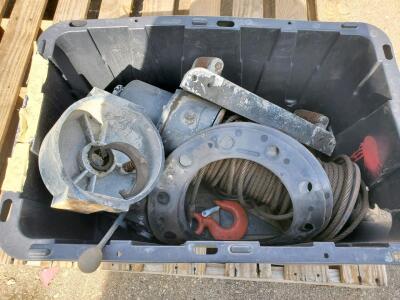Industrial Hydraulic Winch with Heavy-Duty Steel Cable, Hook, and Mounting Brackets &ndash; 8,000&ndash;12,000 lb
