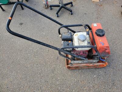 Honda GX160 Plate Compactor with Water Tank, 5.5 HP, 17.7" x 22.4" Plate