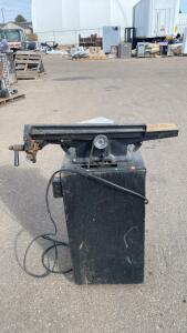 Rockwell 4" Deluxe Jointer with Stand, 2-Knife Straight Cutterhead, 0.5-1 HP Motor ( Powers On )