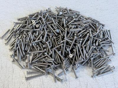 250 Stainless Steel Phillips Flat Head Machine Screws #6-32 x 1.25" Bulk