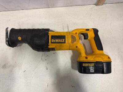 DEWALT DC385 18V Cordless Reciprocating Saw, XRP Battery, 0&ndash;3000 SPM, 1-1/8" Stroke, Mexico