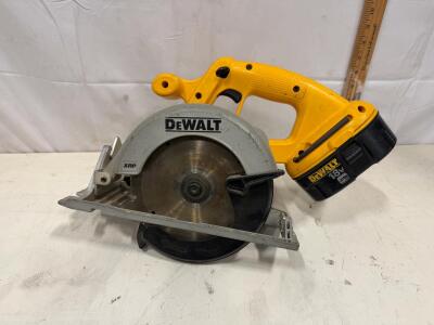 DEWALT DC390B 18V XRP Cordless Circular Saw, 6-1/2" Blade, 3,700 RPM, 0-50&deg; Bevel Capacity