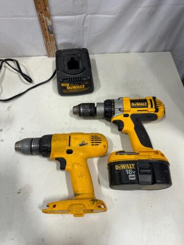 DEWALT DC987 18V XRP 1/2" Cordless Drill/Driver w/Battery, Charger & DW959 Body