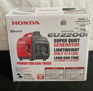 New In Box Honda EU2200i Inverter Generator, 2200W, Super Quiet, 47.4 lbs, CO-MINDER, Bluetooth ( G )
