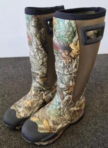 LaCrosse Alphaburly Pro 18" 400G Insulated Hunting Boots, Realtree Edge Camo, Waterproof, Size 6 women's (Shelf A behind tires)