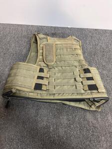 Large Tactical Body Armor Carrier with MOLLE Webbing and Adjustable Fit (e)