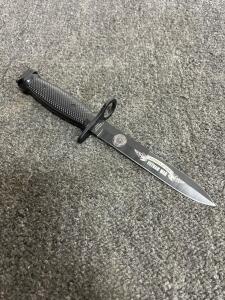 United Cutlery Vietnam War Commemorative Bayonet Knife, 11.75" Overall Length, Black Coated Blade