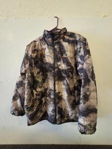 Mossy Oak Camo Hunting Jacket, Quilted, Synthetic Insulation, Zip Front, Men&rsquo;s, No Hood (Shelf C)