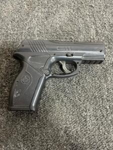 Crosman C11 .177 Cal CO2 BB Pistol, 18-Round Mag, Semi-Auto, Manual Safety, Black Polymer