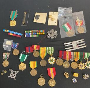 Vietnam War Era U.S. Military Medals, Ribbons, Badges & Insignia Collection &ndash; 32 Pieces