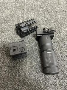 UTG MNT-GRP002SQ Vertical Foregrip with Picatinny Rail Accessories (c)