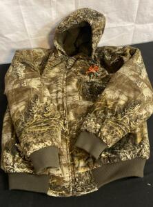 Realtree Men&rsquo;s Large Camo Hooded Jacket, Insulated, Style 2276, RN 137624, Zip Front (H )