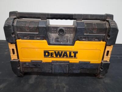 DEWALT DWST08810 Jobsite Bluetooth Radio & Charger, 12V/20V MAX Battery Compatible, USB, AM/FM, ( no cord to test( shelf B)