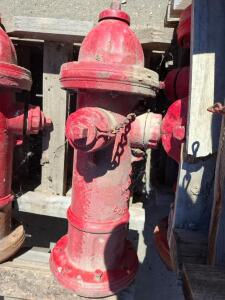 Chattanooga Model 100 Wet Barrel Fire Hydrant, Cast Iron, 3 Outlets, Red, Above Ground
