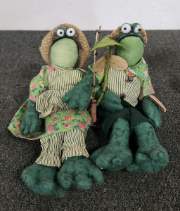 Frog Couple Decor