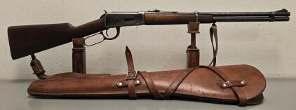 Winchester Model 94 Lever-Action Rifle Rare .25-35 WCF, 20" Barrel, 1945-47, Serial #1467506, w/ Scabbard