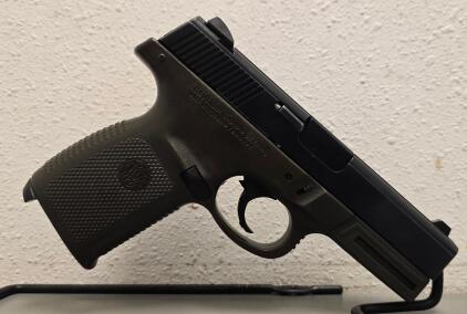 Smith & Wesson SW40G .40 S&W Semi-Auto Pistol, Polymer Frame, SN: PBH4998