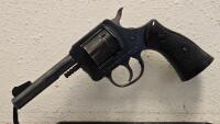 H&R Model 732 .32 S&W Long Revolver, 4" Barrel, Blued Finish, Serial AU003535 - 4