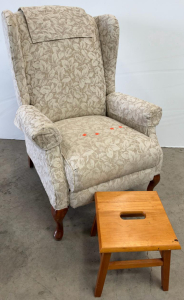 La-Z-Boy Classics Wingback Recliner, Beige Floral, Hardwood Mahogany Legs, Style 028916