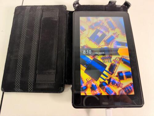 Amazon Kindle Fire D01400 7" Tablet, 8GB Storage, WiFi, Marware Case, Model No. D01400 **Tested **