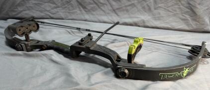 Barnett Tomcat G3 Youth Compound Bow, 17-22 lbs Draw Weight, 18-22" Draw Length, Camo Finish