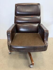 Mid-Century Modern Executive Office Swivel Chair, Brown Leather & Wood, Brass Accents