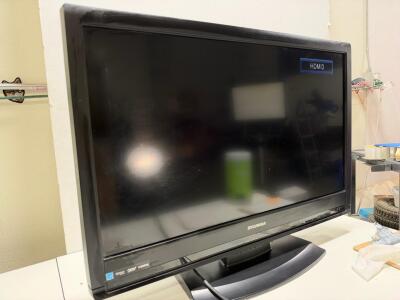 Sylvania LC320SLX 32" LCD TV, 720p HD, 3 HDMI, Component, ENERGY STAR, Built-in Speakers **Tested **