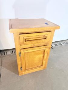 Single-Door Wooden Cabinet with Drawer, Light Finish, 18"x15"x25", Traditional Style