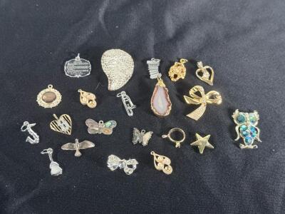 Assorted 20-Piece Vintage/Costume Jewelry Charms, Pendants & Brooch Lot &ndash; Mixed Metals, Agate, Rhinestone