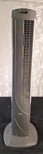 (1) Seville Classics Ultra Slimline 40 in. Oscillating Tower Fan