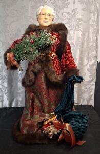 (1) Vintage Santa's Best Holiday Animated Mrs. Claus Figurine, 29"T. W/ AC Adapter