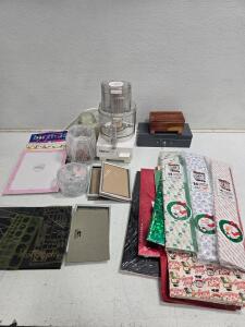 Working Cuisinart DLC-10E Food Processor, Holiday Wrapping Paper, Stationery, Office & Gift Lot