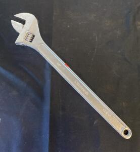 Pittsburgh 24-inch Adjustable Wrench, Model 63644, 2.5-inch Jaw Opening, Carbon Steel