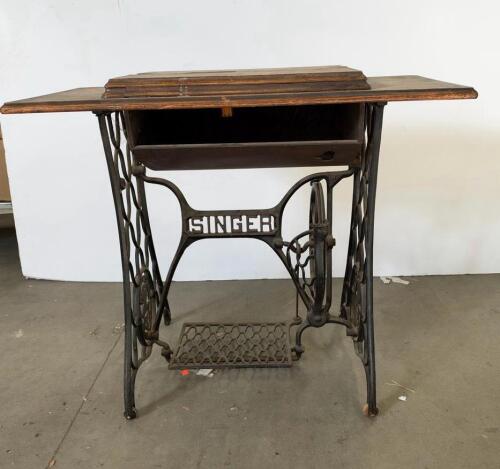 Antique Singer Treadle Sewing Machine Cabinet with Cast Iron Base, Circa Early 1900s