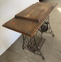 Antique Singer Treadle Sewing Machine Cabinet with Cast Iron Base, Circa Early 1900s - 2