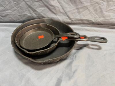 Vintage Cast Iron Skillet Set &ndash; 'High Skillet', 3 Sizes, One Galerie Mini