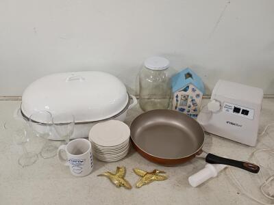 VillaWare Power Grinder, Farberware Fry Pan, Roaster, Drinkware, Plates & Decor Mixed Lot