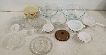 Vintage Pyrex & CorningWare Mixed Lot &ndash; Butterfly Gold, Spring Blossom, Fruit &ndash; Bowls & Lids (17 pcs)