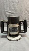 Black & Decker 7613 1-1/2 HP Router, 9.0 Amps, 25,000 RPM, Fixed Base **Tested**