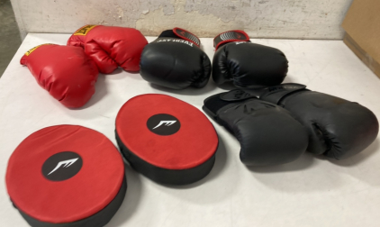 (3) Sets Of Boxing Gloves & Pads To Hit