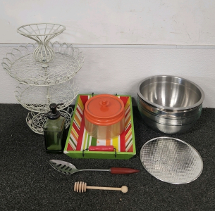 Assorted Kitchenware