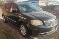 2013 CHRYSLER TOWN AND COUNTRY: LEATHER SEATS- THIRD ROW! - 8