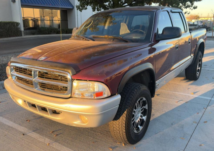 2003 DODGE DAKOTA: 4X4- CLEAN!