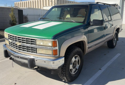 1993 CHEVROLET SUBURBAN- 4X4- RUNS GREAT!